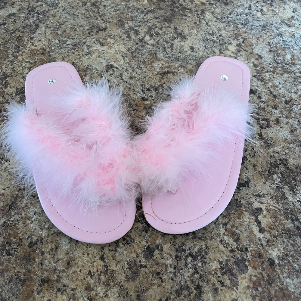 Pink Flip Flop Sandals Slippers with Feathers